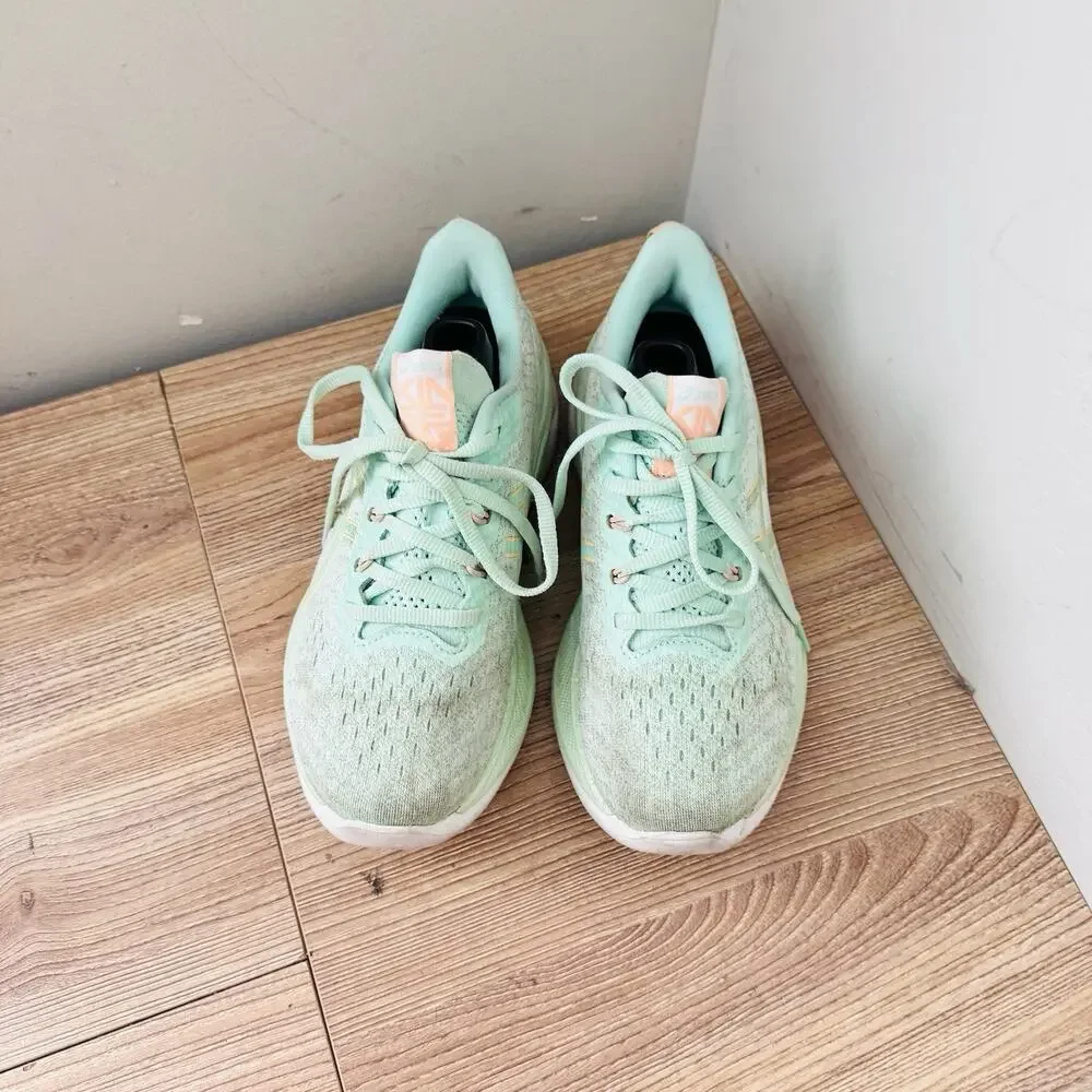ASICS Gel-Kinsei Max running shoes Mint Green Women’s Size 6